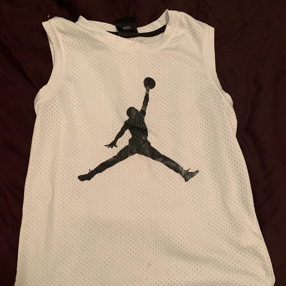 Jordan tank top size small girls or boys 8-10